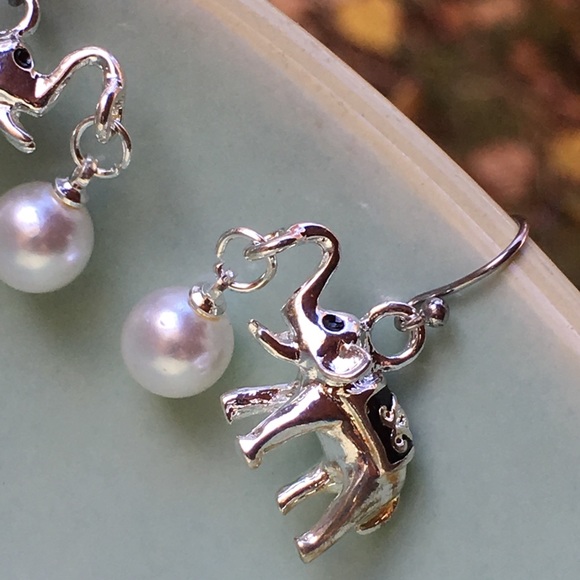 Flirty elephants with pearl colored beads - Picture 6 of 8